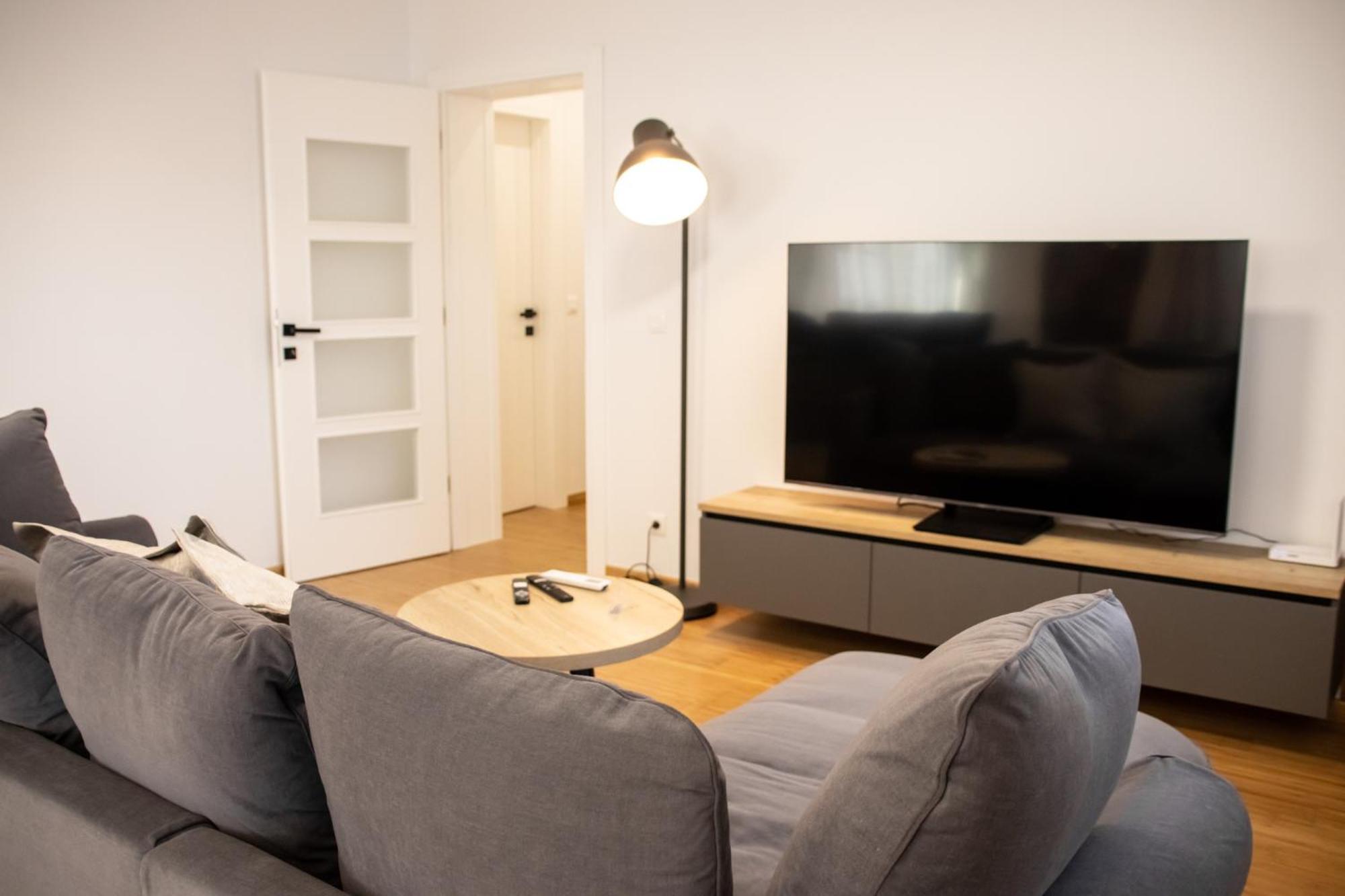 Hugo Apartments Загреб Екстер'єр фото